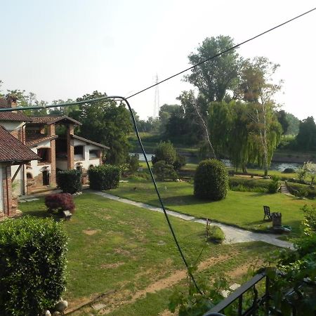 Agriturismo Cascina Poscallone Аббиатеграссо Экстерьер фото