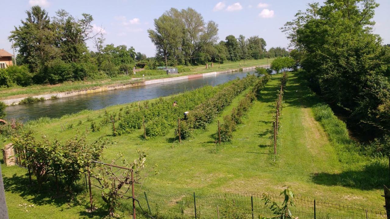 Agriturismo Cascina Poscallone Аббиатеграссо Экстерьер фото