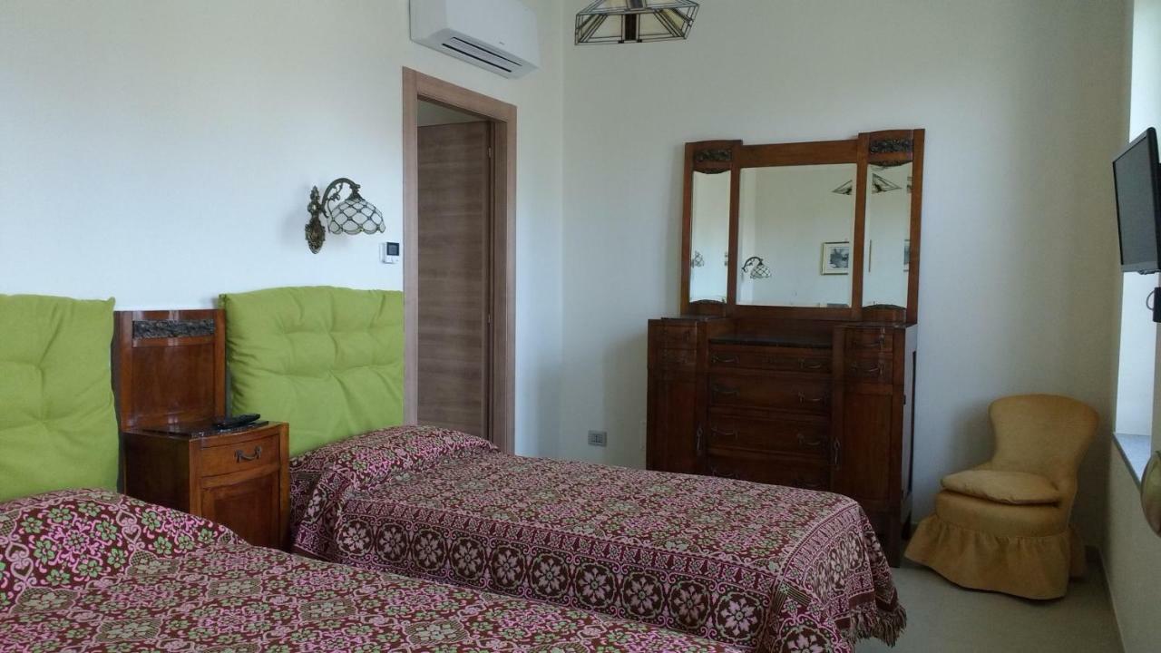 Agriturismo Cascina Poscallone Аббиатеграссо Экстерьер фото